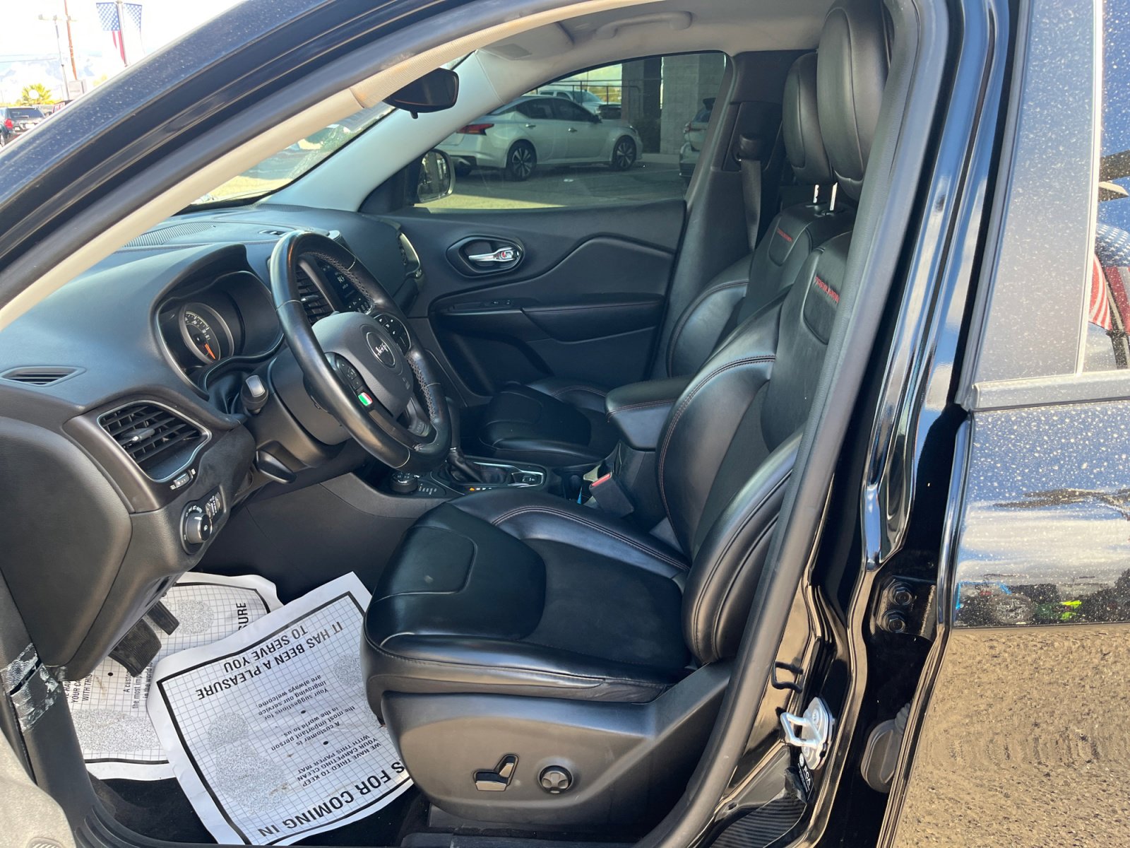 Used 2021 Jeep Cherokee Trailhawk image 14