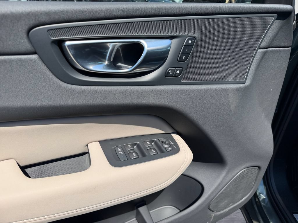 Certified 2026 Volvo XC60 B5 Core AWD/4WD image 13