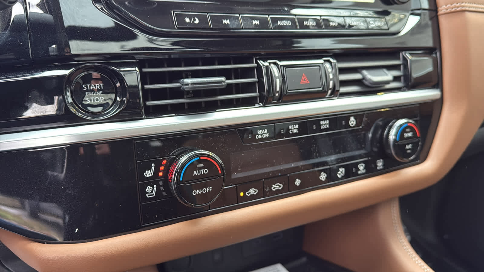 New 2025 Nissan Pathfinder Platinum w/ Cargo Package image 26