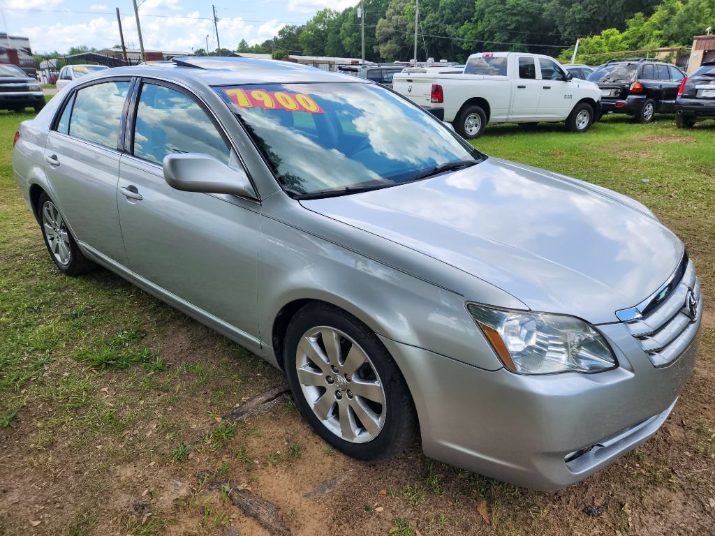 Used 2005 Toyota Avalon Limited FWD image 1
