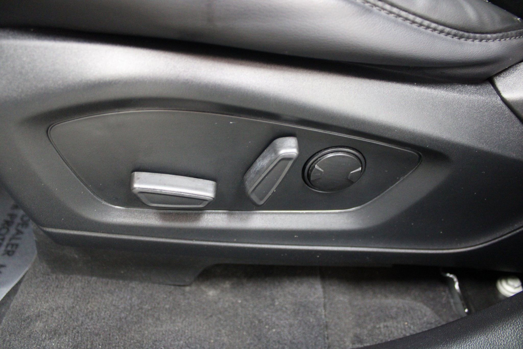 Used 2021 Ford Explorer XLT w/ Equipment Group 202A image 15