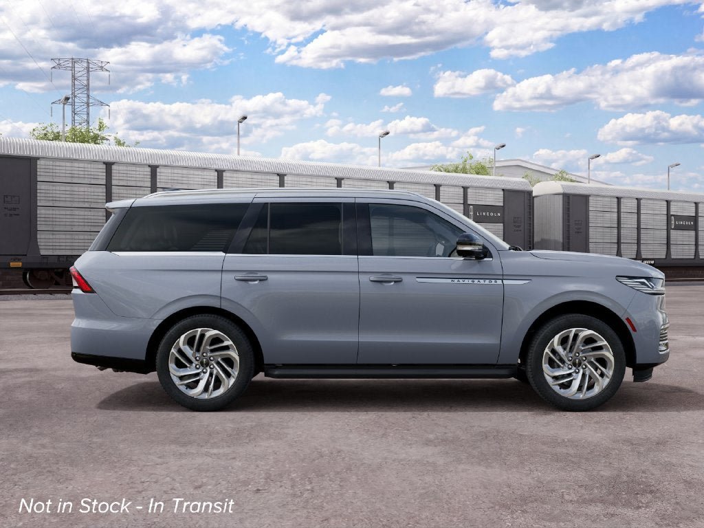 New 2027 Lincoln Navigator Premiere RWD image 5