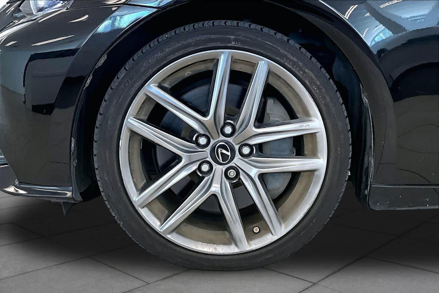 Used 2015 Lexus IS 350 w/ F-Sport Package RWD image 10