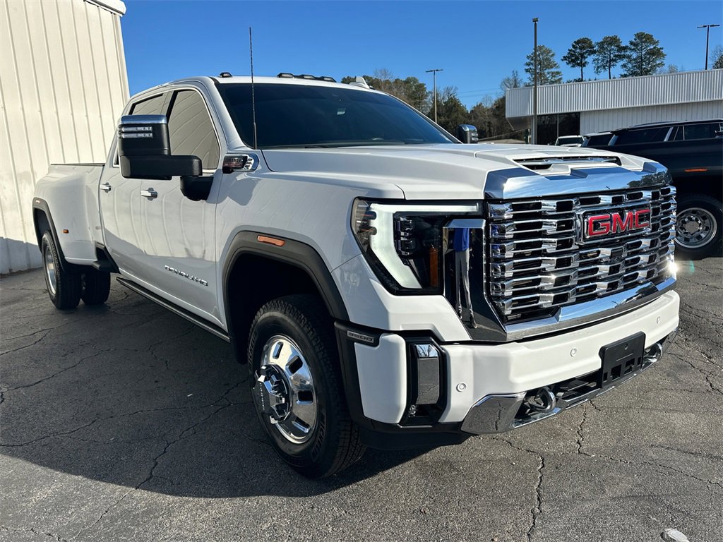 Used 2024 GMC Sierra 3500 Denali w/ Denali Reserve Package image 4