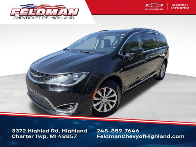 Used 2018 Chrysler Pacifica Touring-L w/ Premium Audio Group