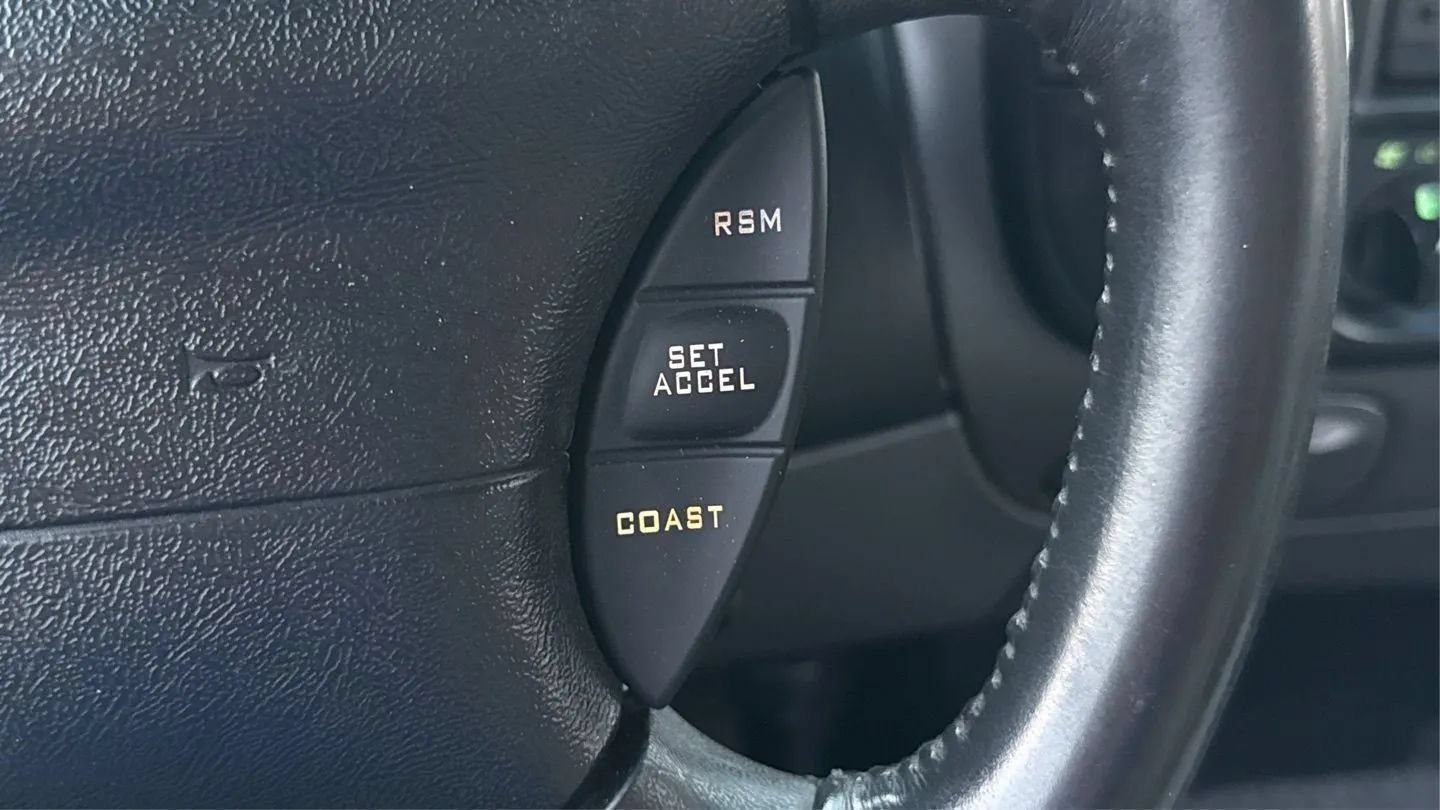 Used 2001 Ford F150 Lightning RWD image 25