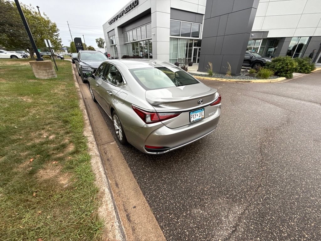 Used 2019 Lexus ES 300h FWD image 25