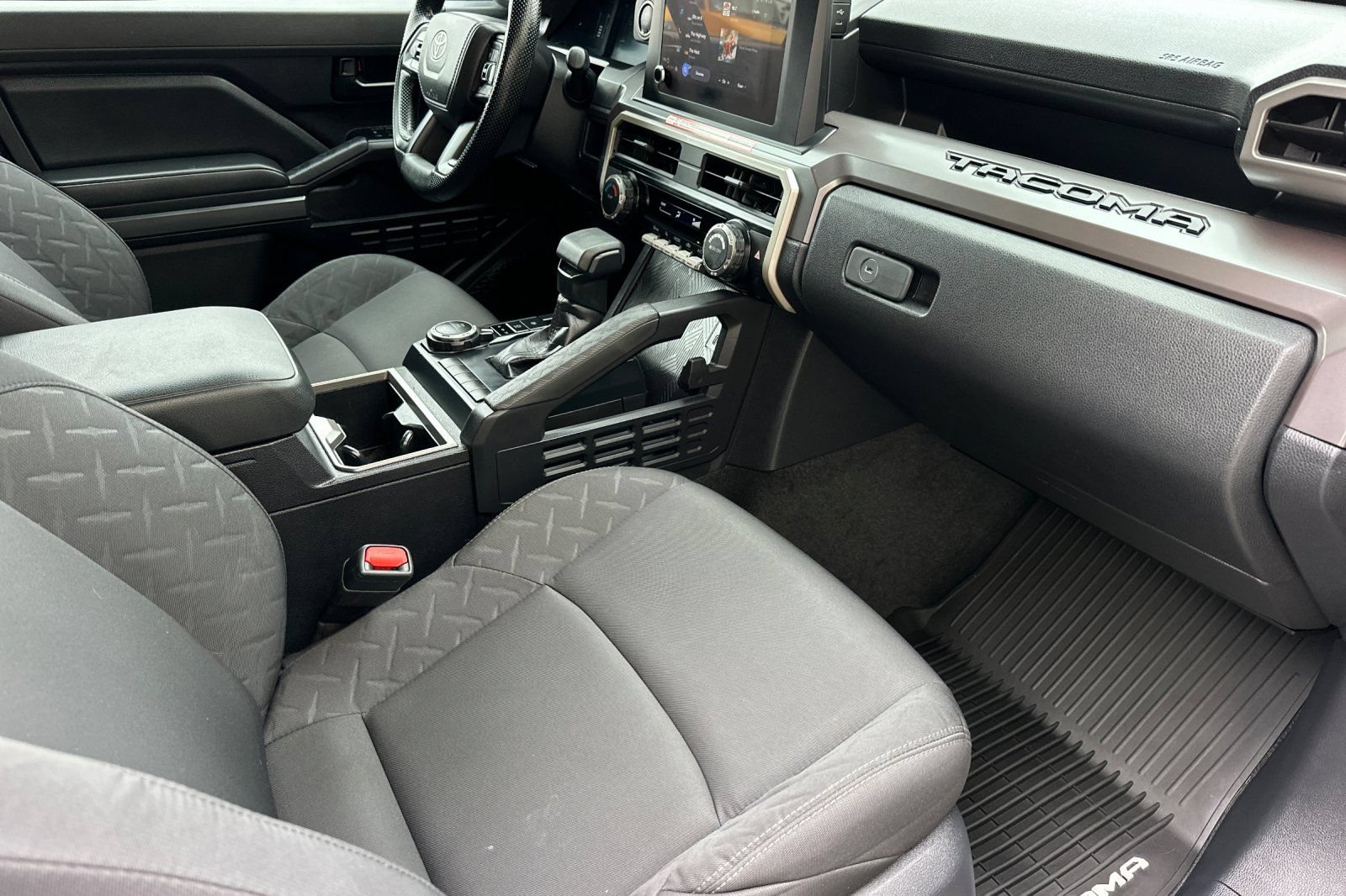 Used 2025 Toyota Tacoma SR5 AWD/4WD image 19