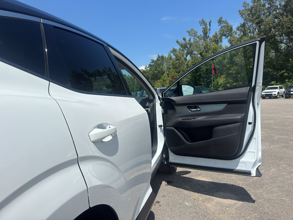 Used 2025 Nissan Murano SL AWD/4WD image 19