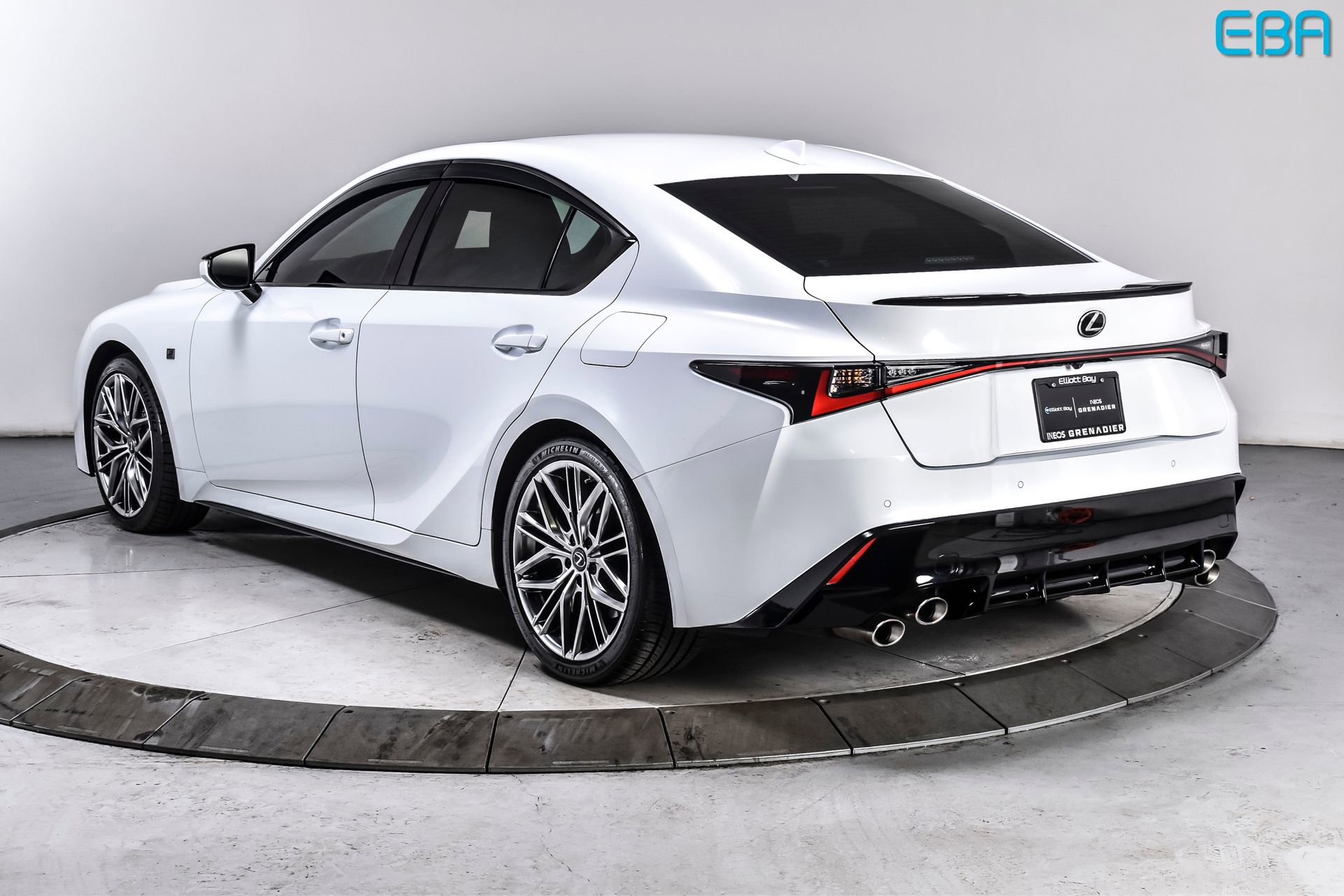 Used 2022 Lexus IS 500 image 4