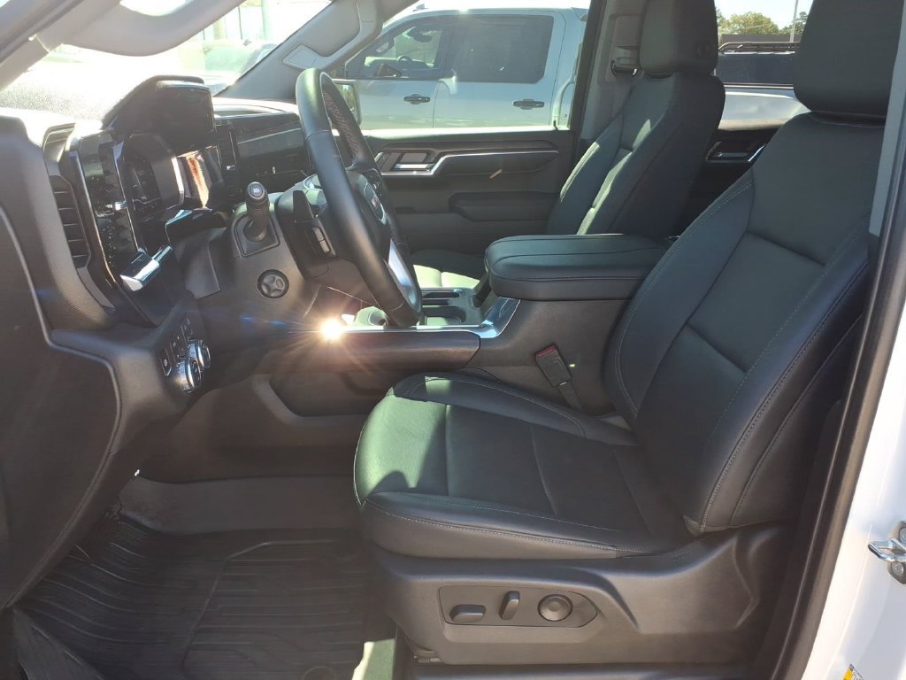 Used 2024 GMC Sierra 1500 SLT w/ SLT Premium Plus Package AWD/4WD image 16