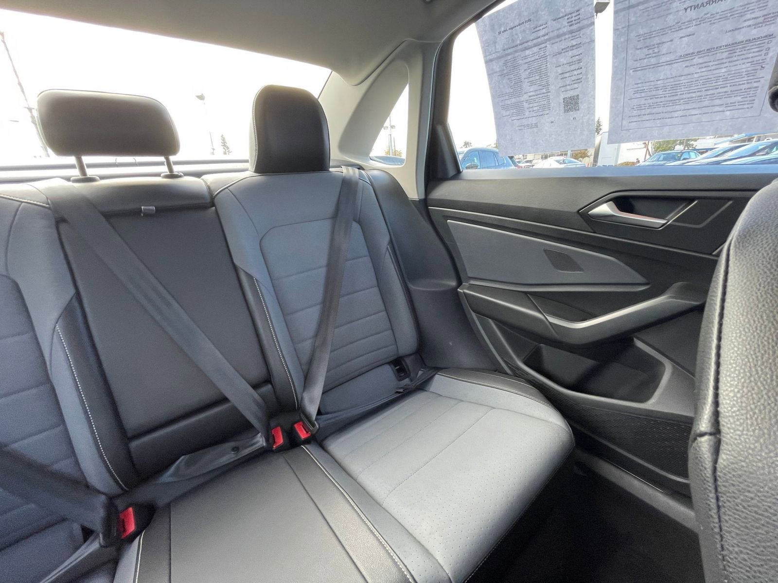 Used 2025 Volkswagen Jetta SE image 31