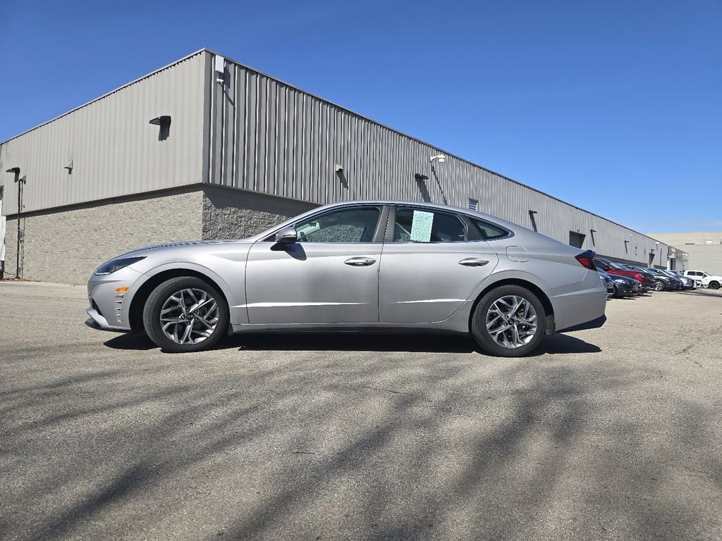Used 2023 Hyundai Sonata SEL w/ Winter Weather Package FWD image 12