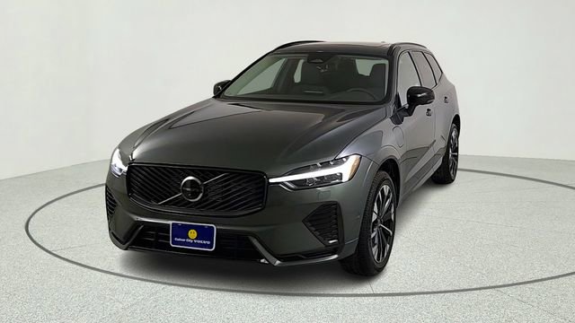 New 2026 Volvo XC60 T8 Plus w/ Climate Package PRO AWD/4WD image 2