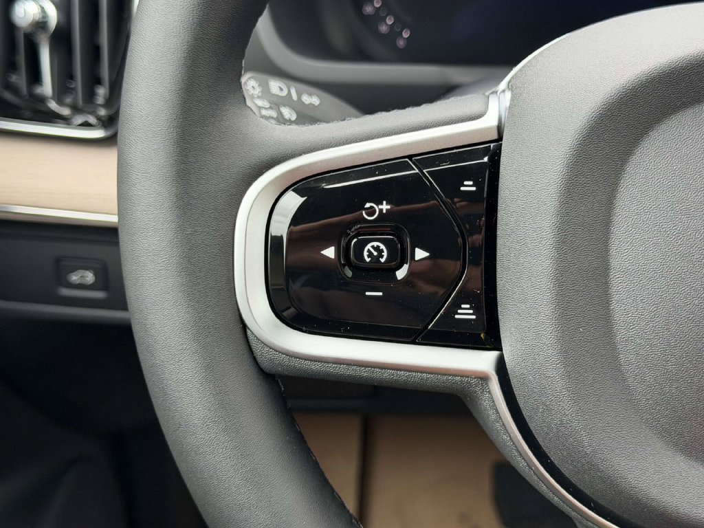 New 2026 Volvo XC90 B6 Ultra w/ Protection Package Premier AWD/4WD image 8