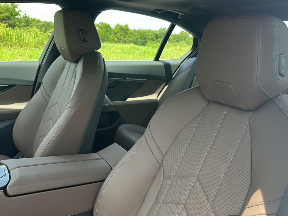 New 2026 BMW i5 eDrive40 image 11