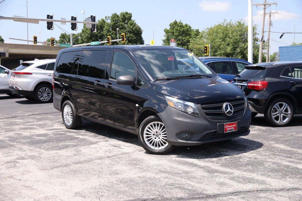 Used 2023 Mercedes-Benz Metris Passenger image 2