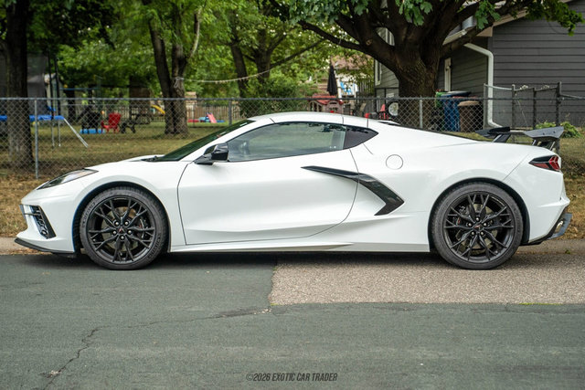 Used 2025 Chevrolet Corvette Stingray Preferred Cpe w/ Z51 Performance Package RWD image 3
