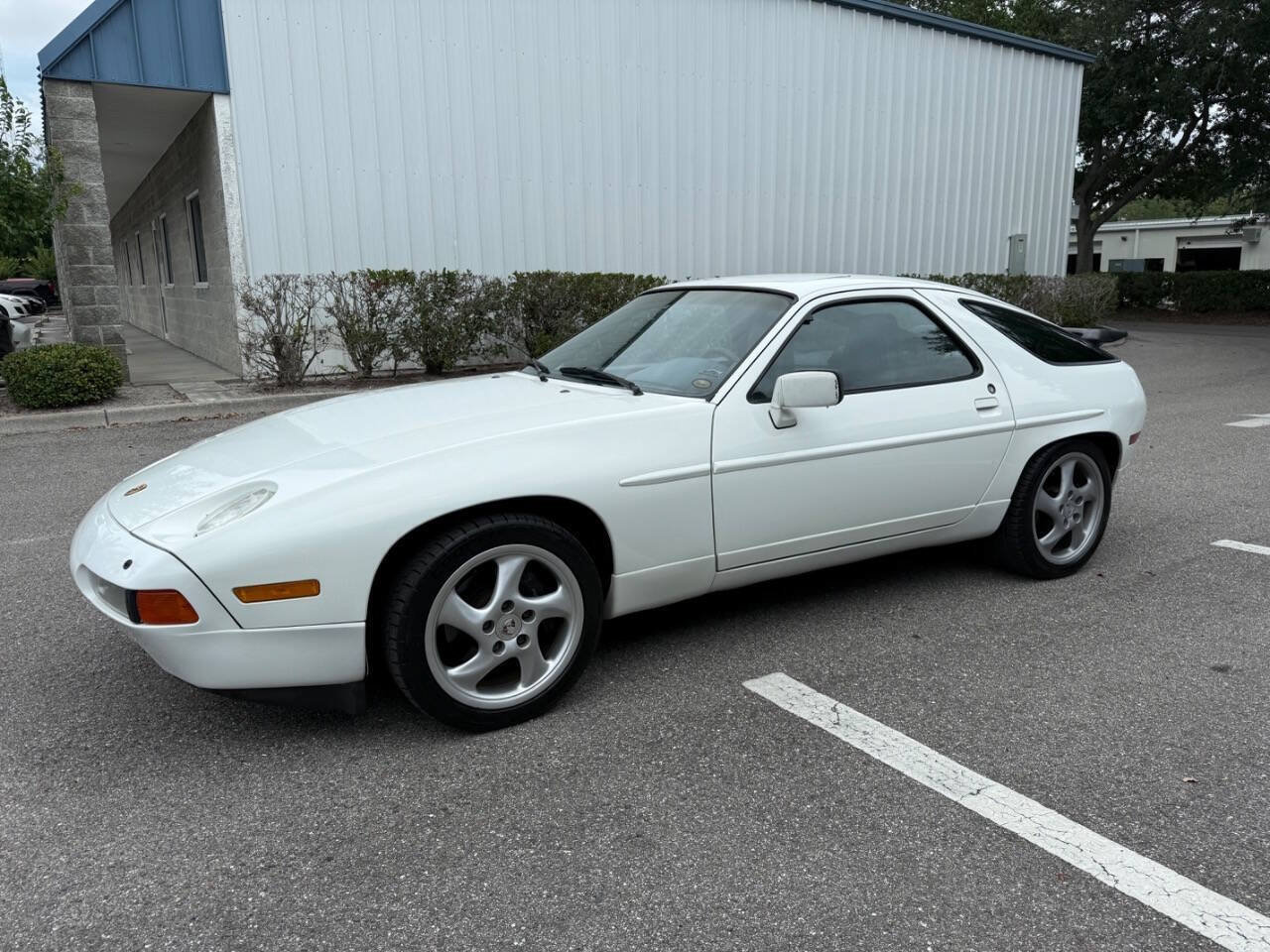 Used 1987 Porsche 928 S4 RWD image 2
