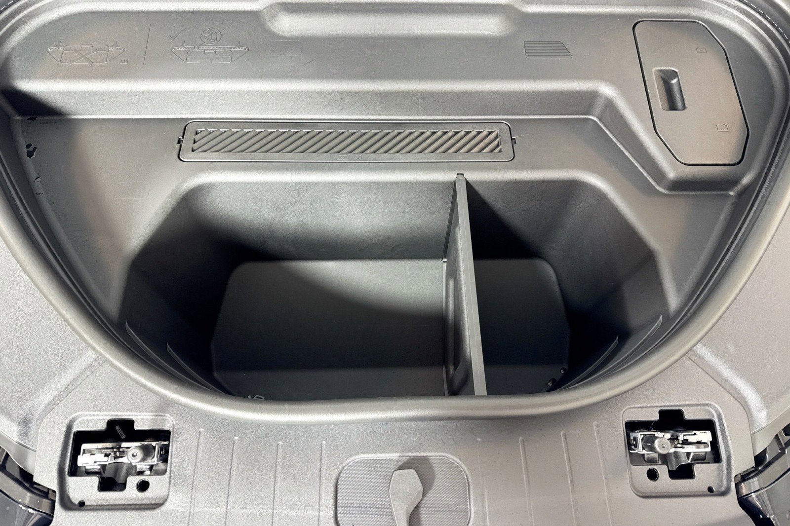 New 2025 Audi Q6 e-tron Premium image 27