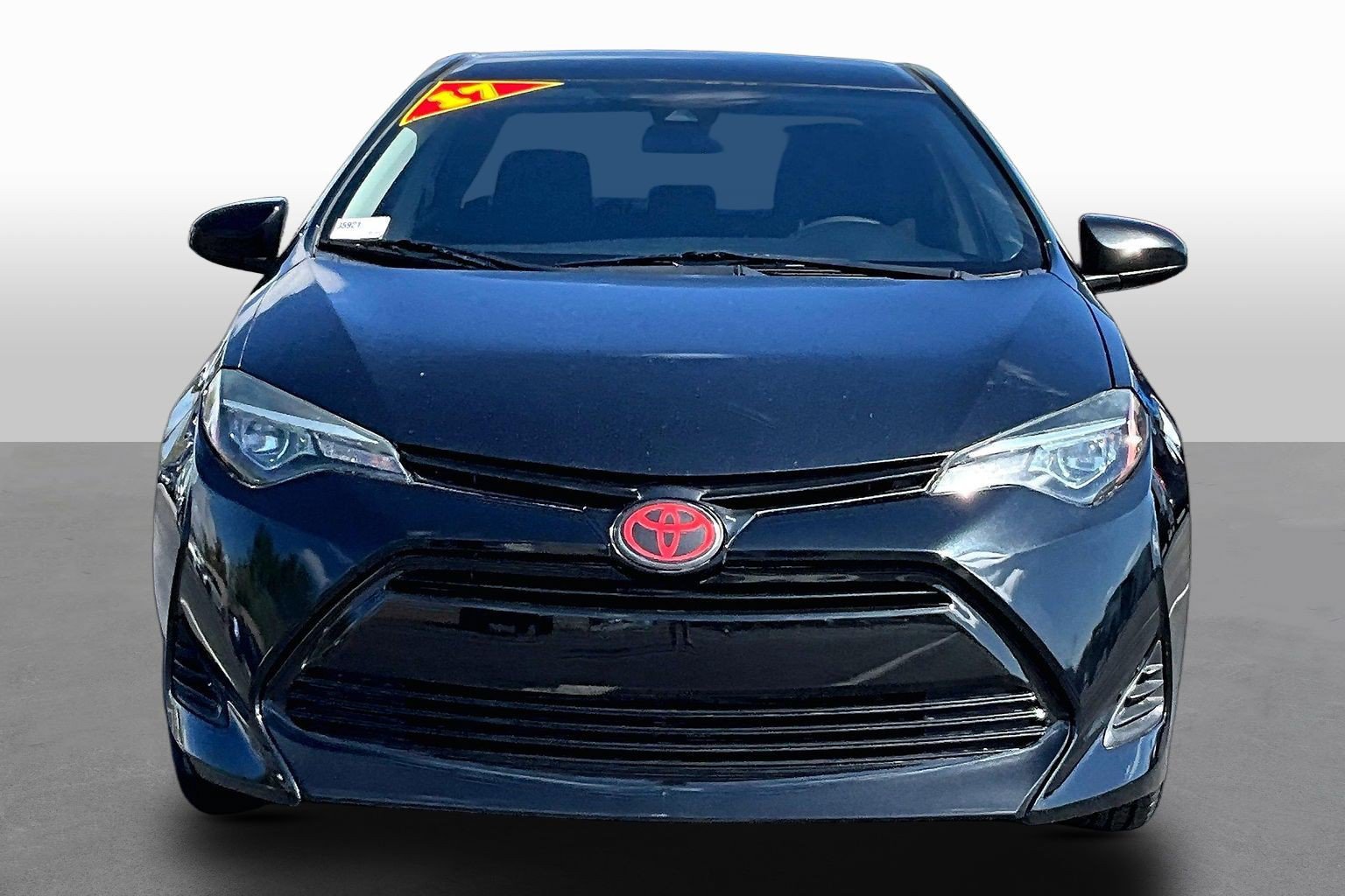 Used 2019 Toyota Corolla LE FWD image 3
