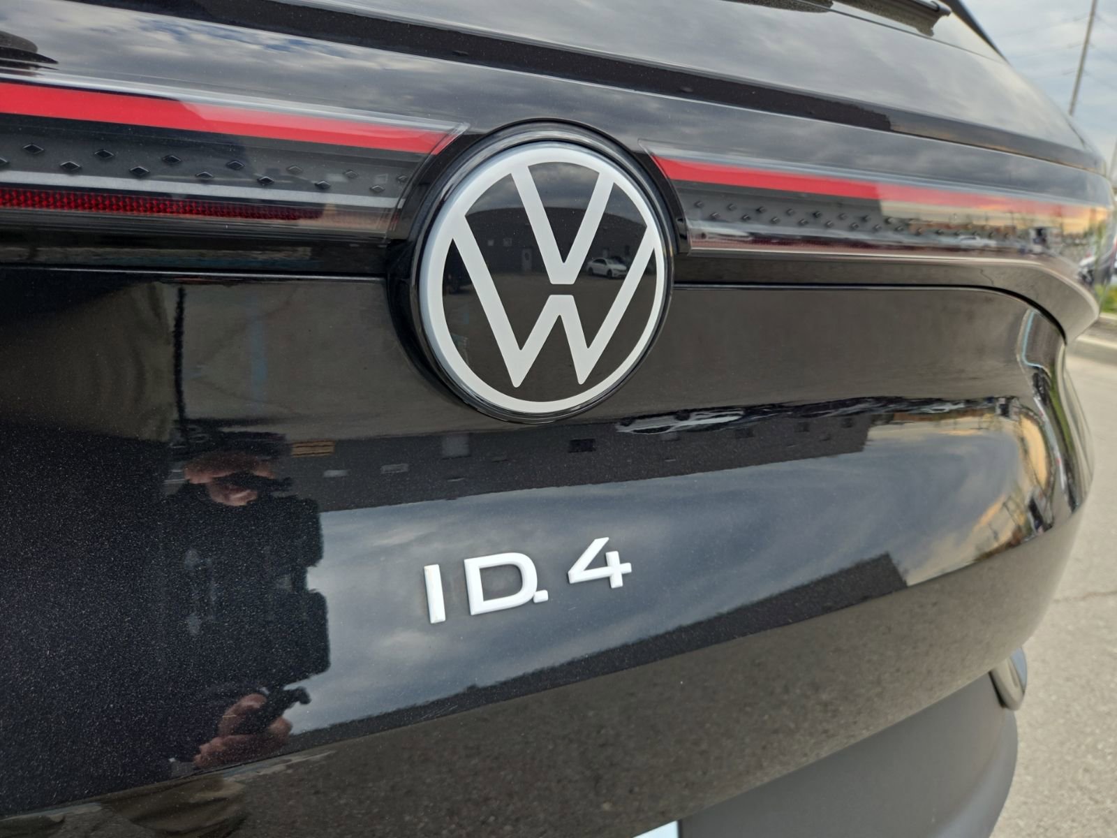 Used 2023 Volkswagen ID.4 Pro S image 10