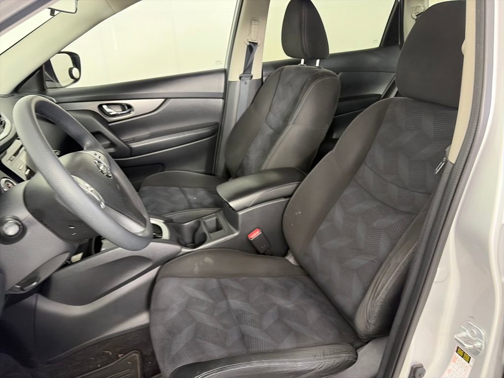 Used 2015 Nissan Rogue SV image 11