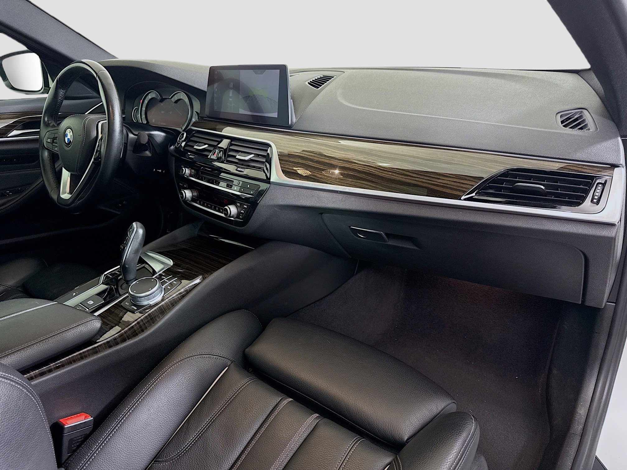 Used 2019 BMW 530i w/ Convenience Package image 30