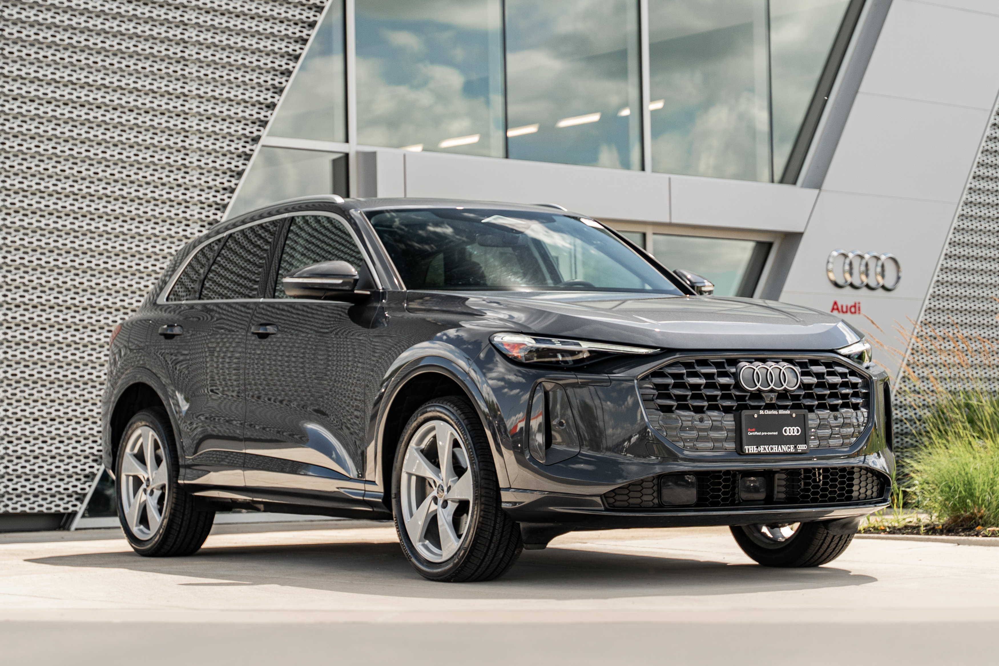 Certified 2025 Audi Q5 Premium w/ Premium Plus AWD/4WD image 1