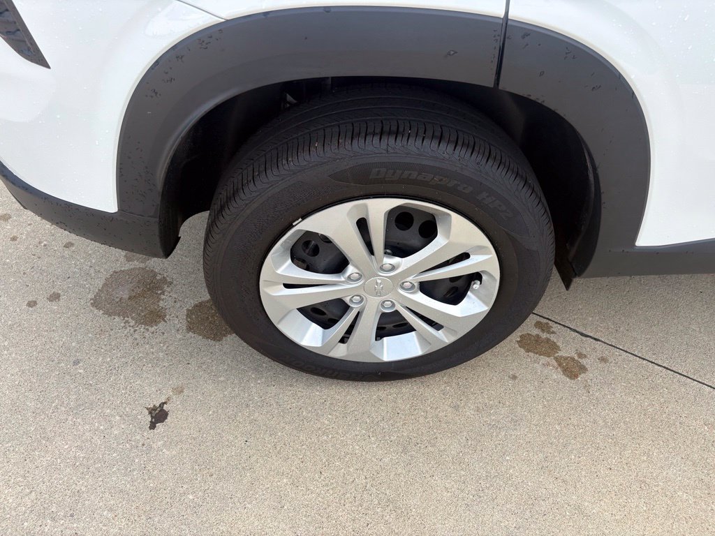 Used 2025 Chevrolet Trax LS FWD image 45