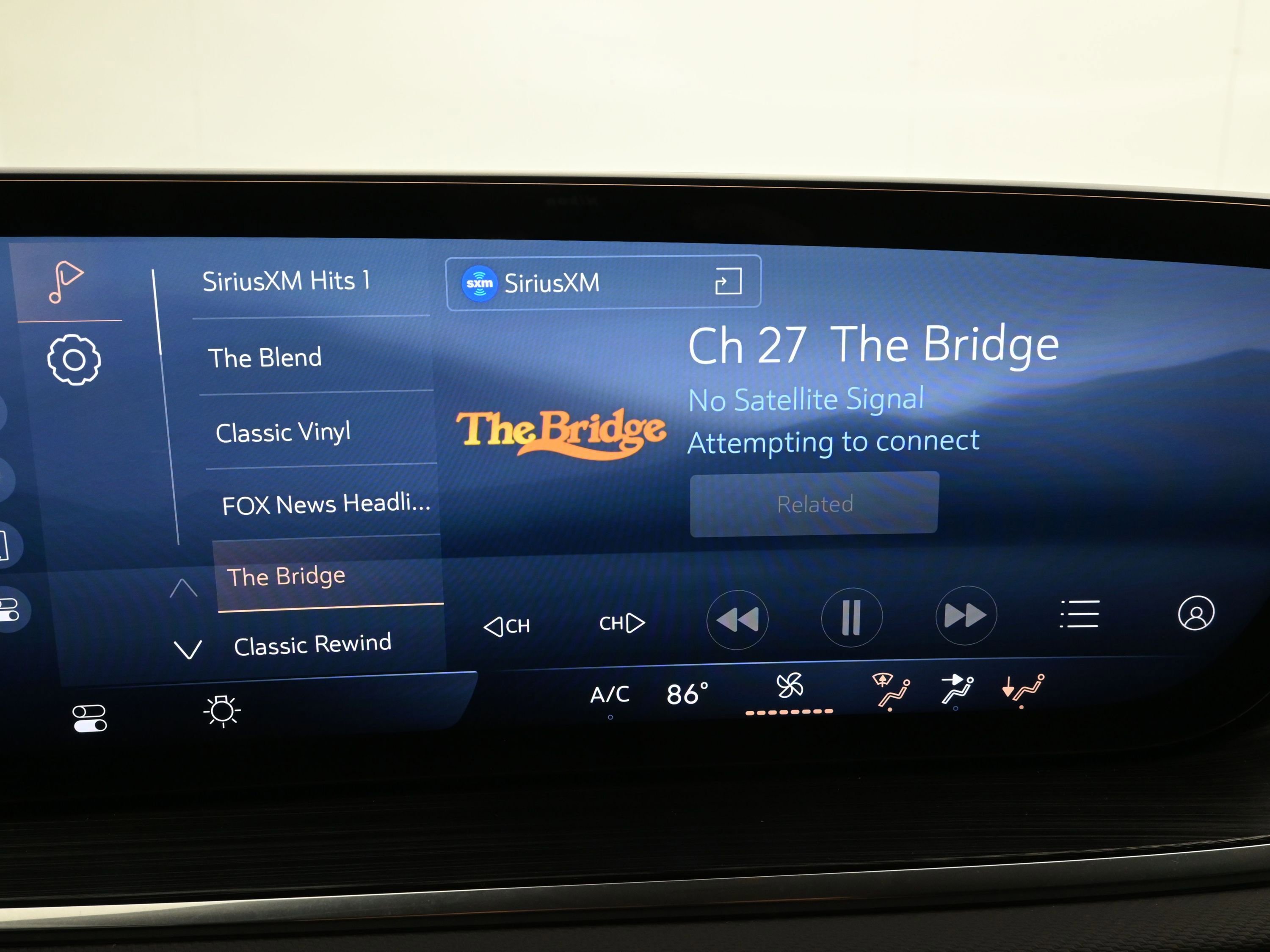 Used 2024 Buick Envision Preferred image 15