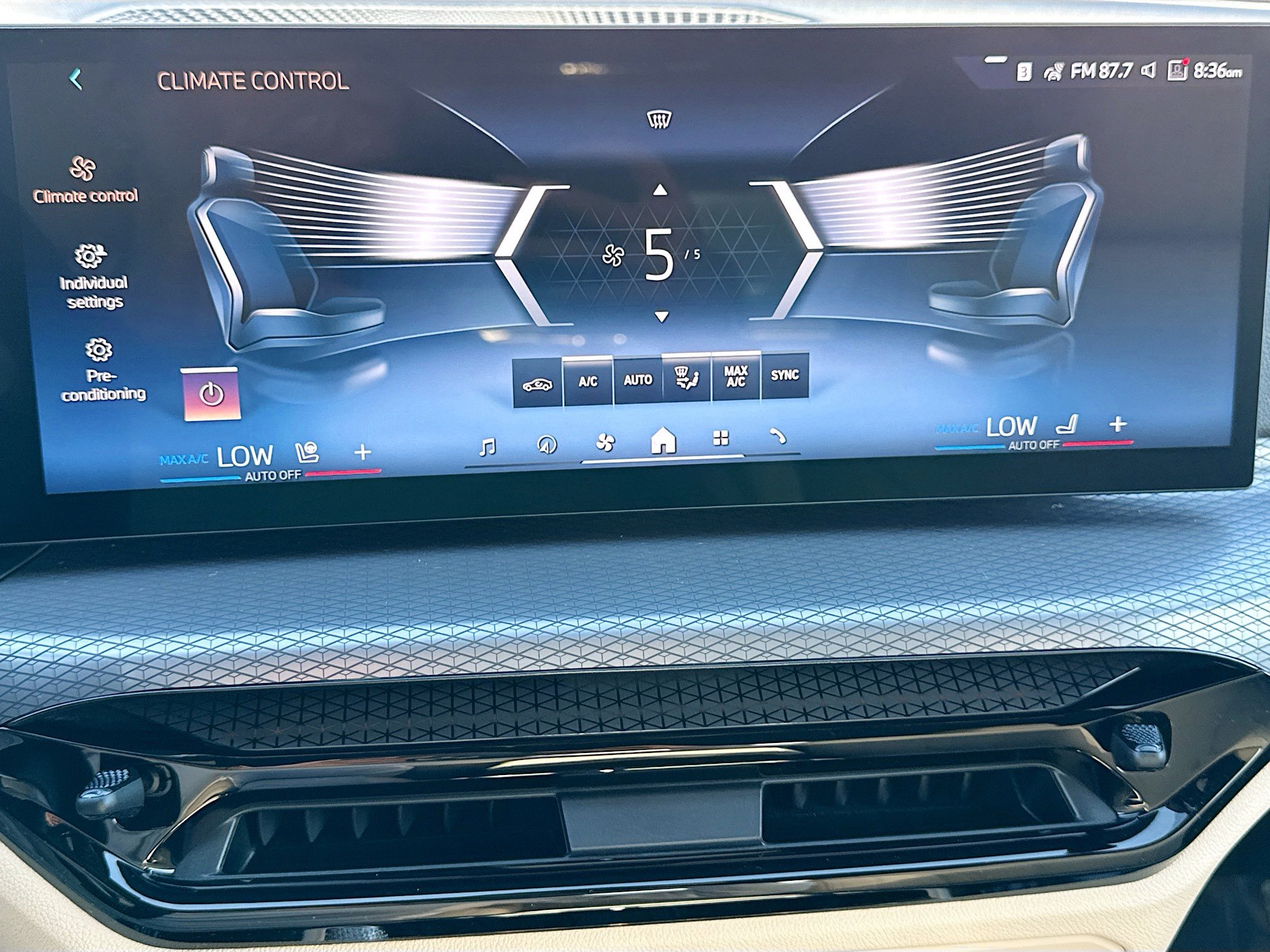 New 2026 BMW 330i Sedan w/ Premium Package RWD image 35