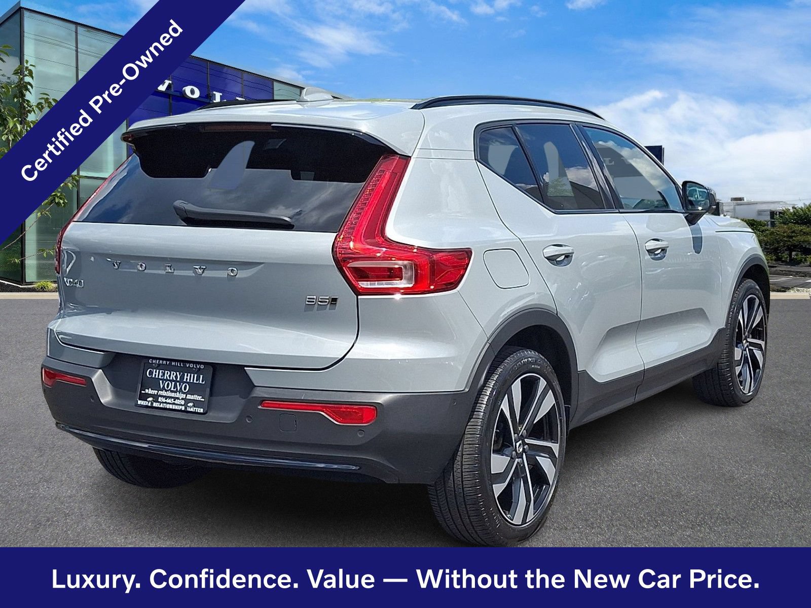 Certified 2024 Volvo XC40 B5 Ultimate w/ Protection Package Premier AWD/4WD image 7