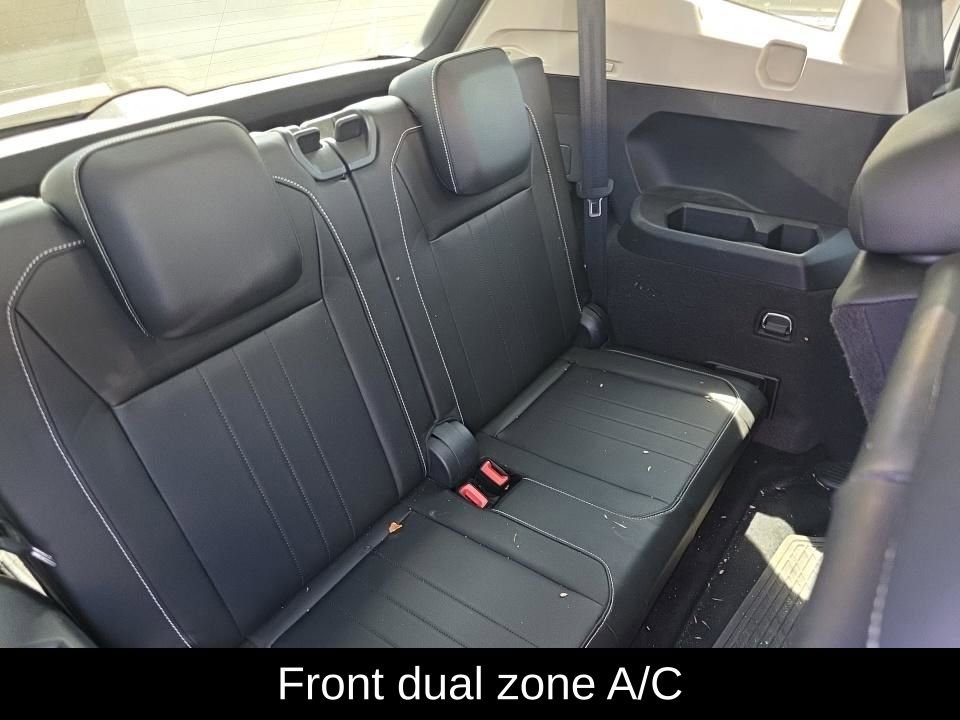 Used 2023 Volkswagen Tiguan SE image 7