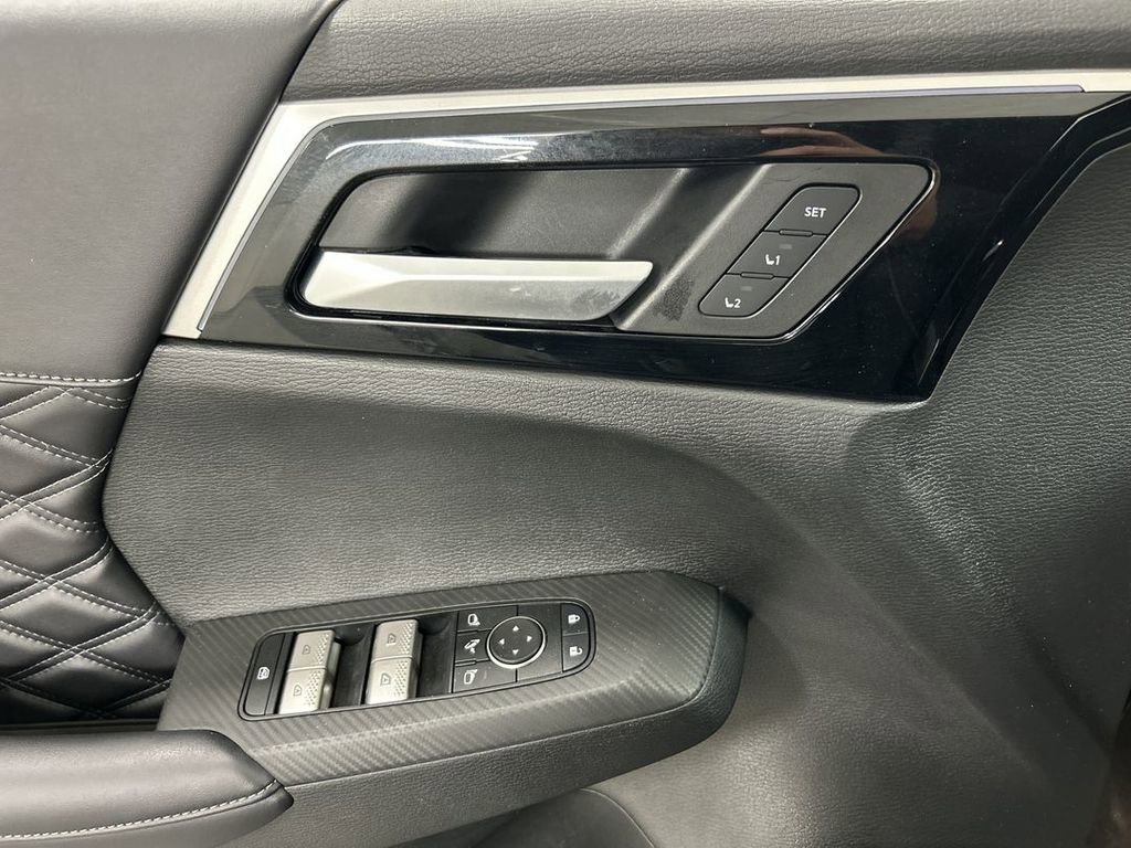 Used 2024 Mitsubishi Outlander SEL image 11