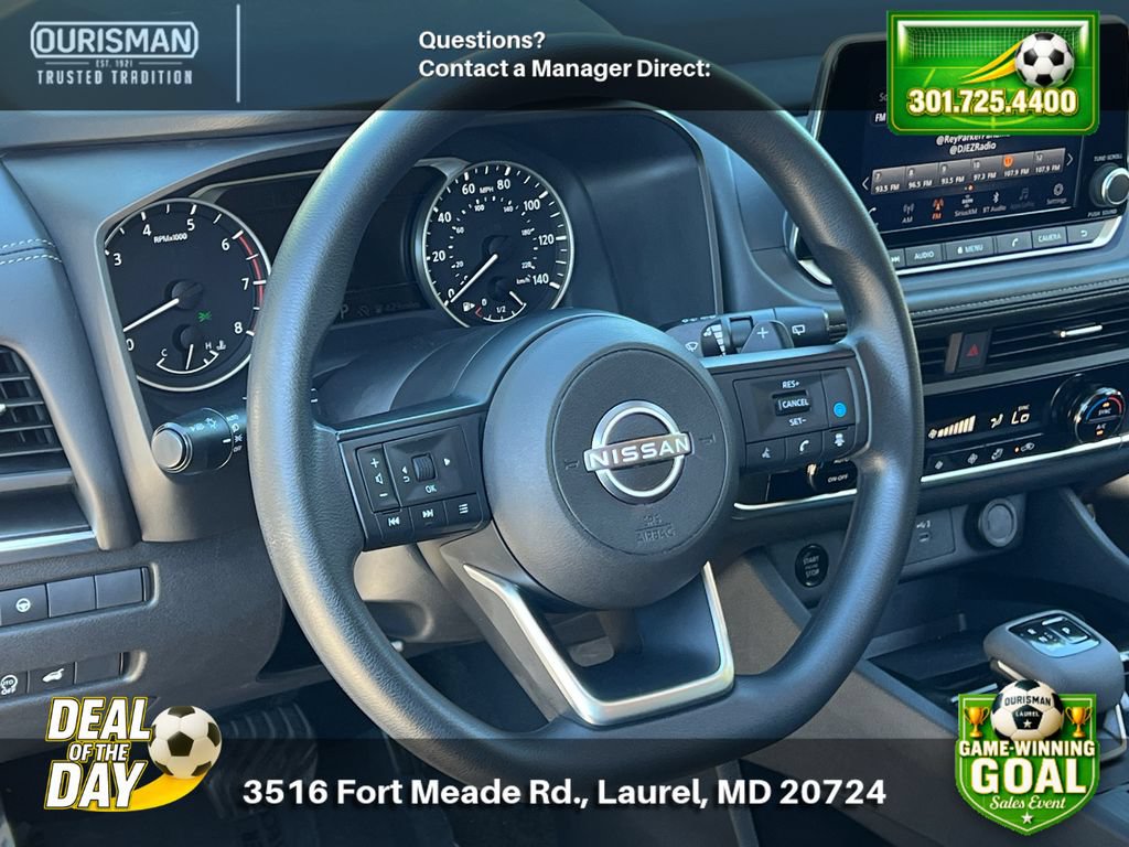 Used 2024 Nissan Rogue SV FWD image 9