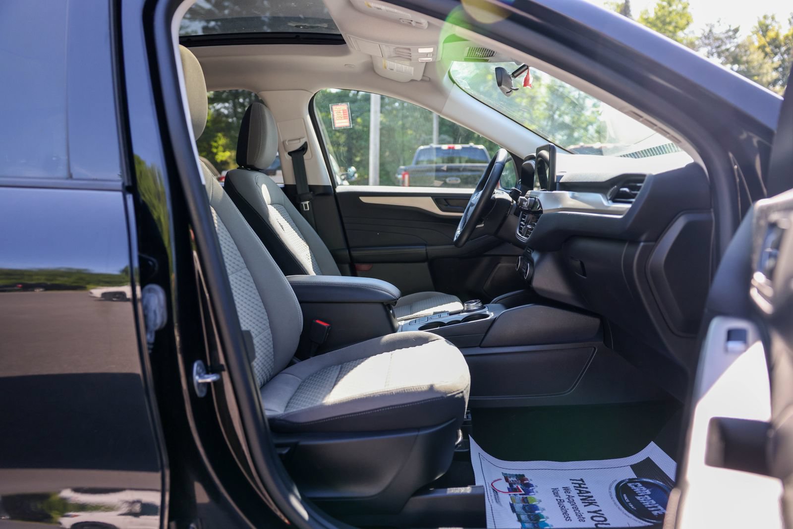 Used 2022 Ford Escape SE w/ SE Sport Appearance Package AWD/4WD image 9