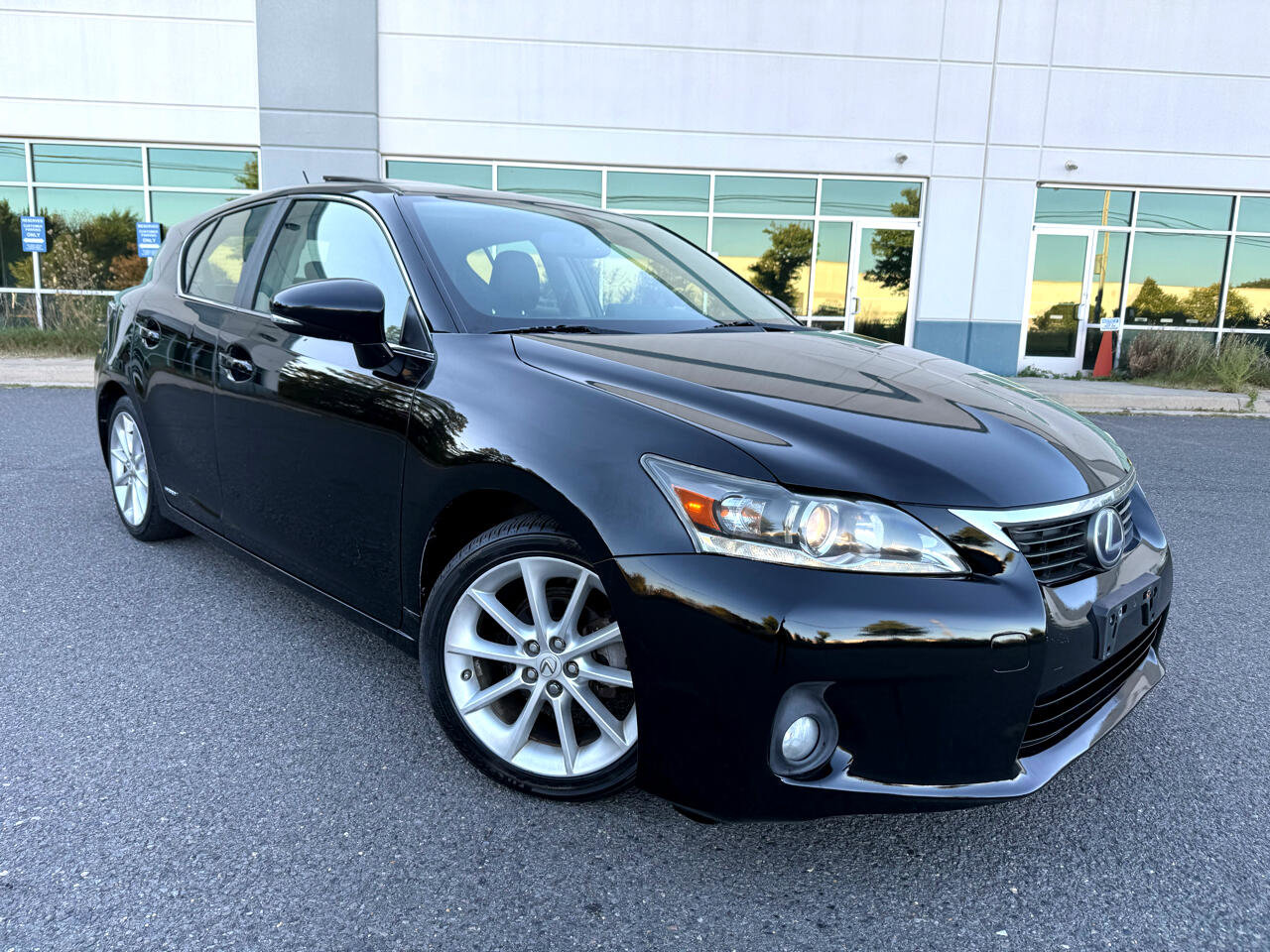 Used 2013 Lexus CT 200h image 1