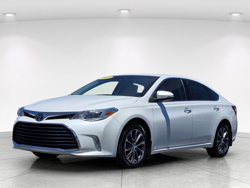 Used 2018 Toyota Avalon XLE Premium FWD image 8