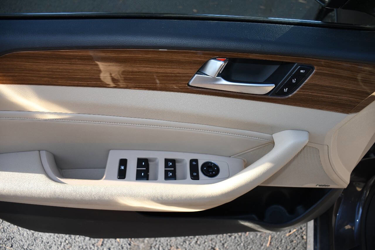 Used 2015 Hyundai Sonata Limited w/ Option Group 05 image 15