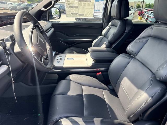 New 2025 Lincoln Navigator Reserve w/ Jet Appearance Package image 23