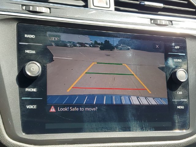 Used 2023 Volkswagen Tiguan SE w/ Panoramic Sunroof Package AWD/4WD image 29