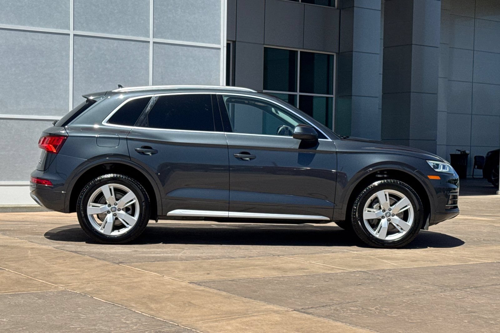 Used 2018 Audi Q5 2.0T Premium Plus AWD/4WD image 3