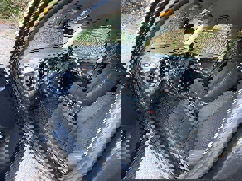 Used 2018 Toyota RAV4 LE image 9