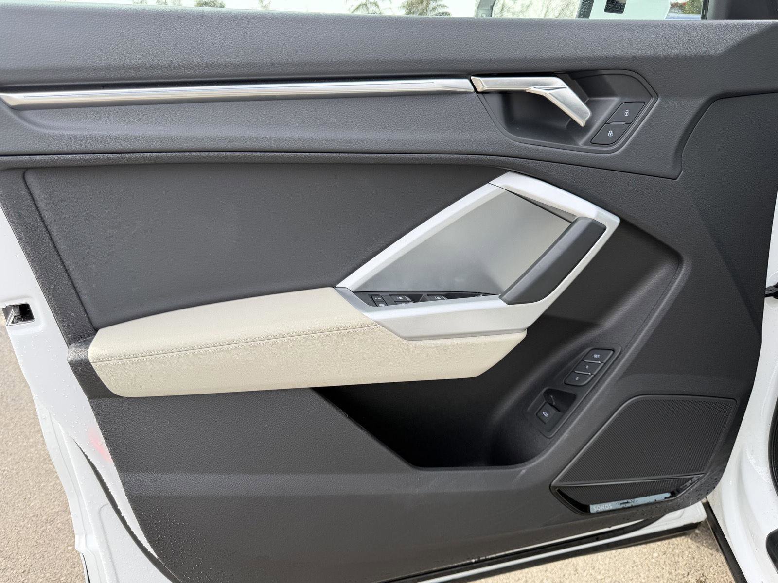 Used 2024 Audi Q3 2.0T Premium Plus image 12