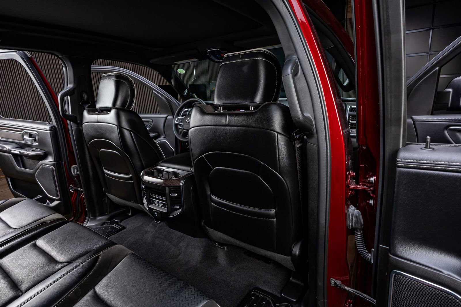 Used 2025 RAM 1500 Laramie w/ Laramie Southwest Edition image 33