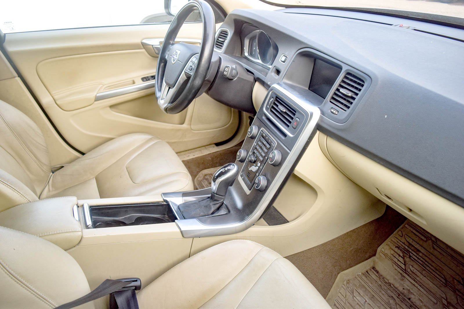 Used 2015 Volvo V60 T5 Premier image 5