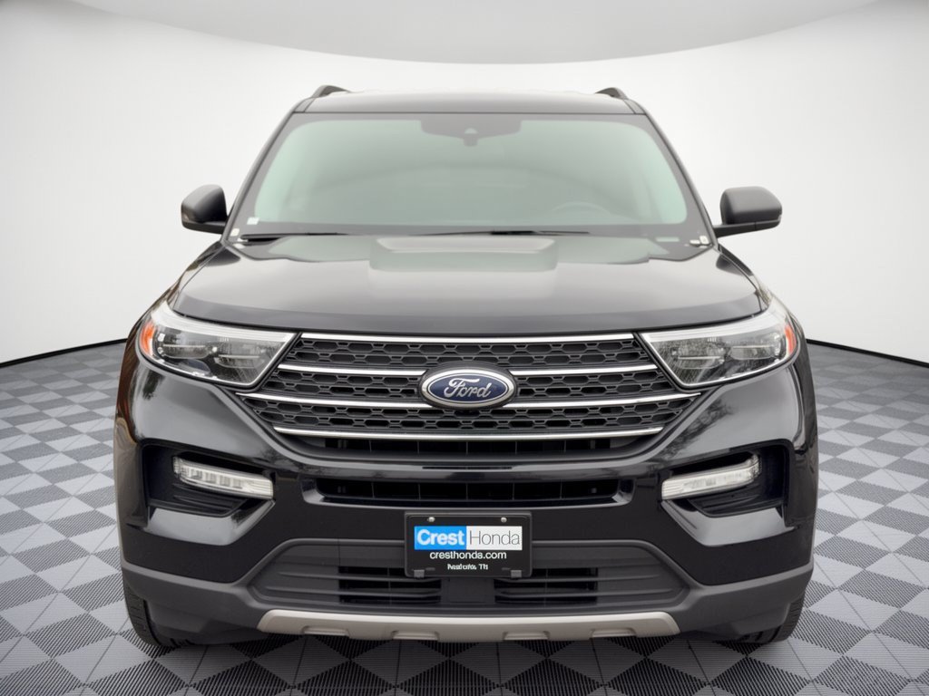 Used 2024 Ford Explorer XLT w/ Equipment Group 202A RWD image 6