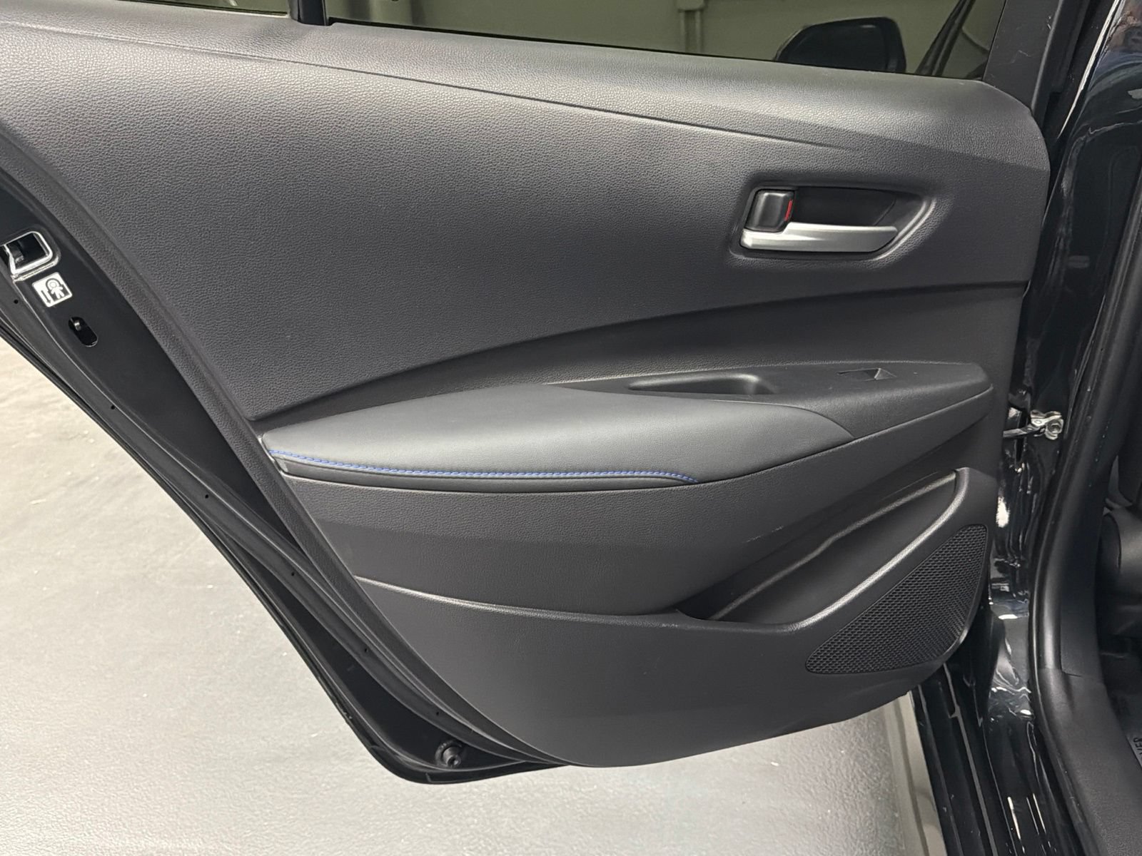 Used 2021 Toyota Corolla SE w/ SE Premium Package FWD image 35