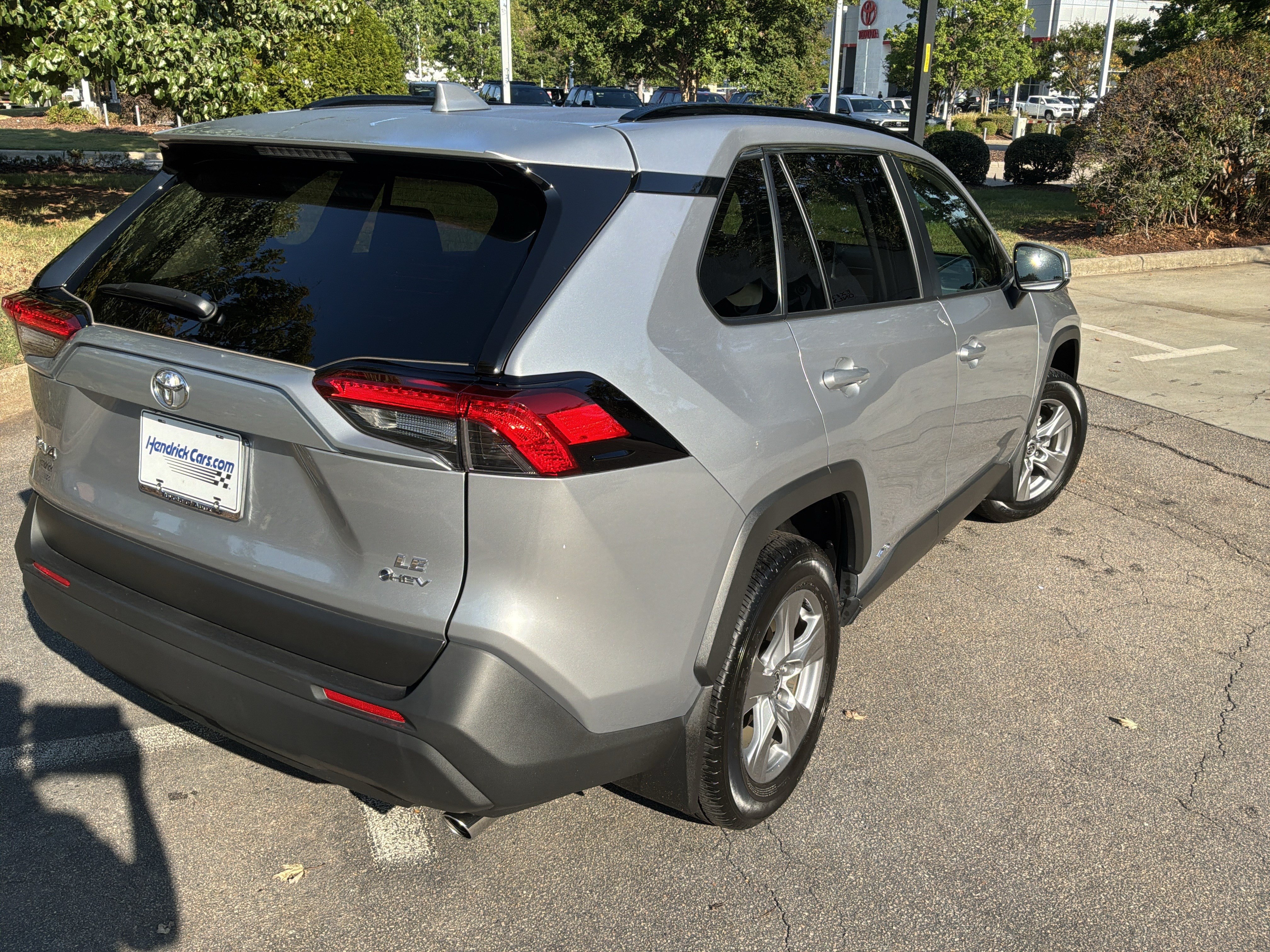 Used 2025 Toyota RAV4 LE AWD/4WD image 10